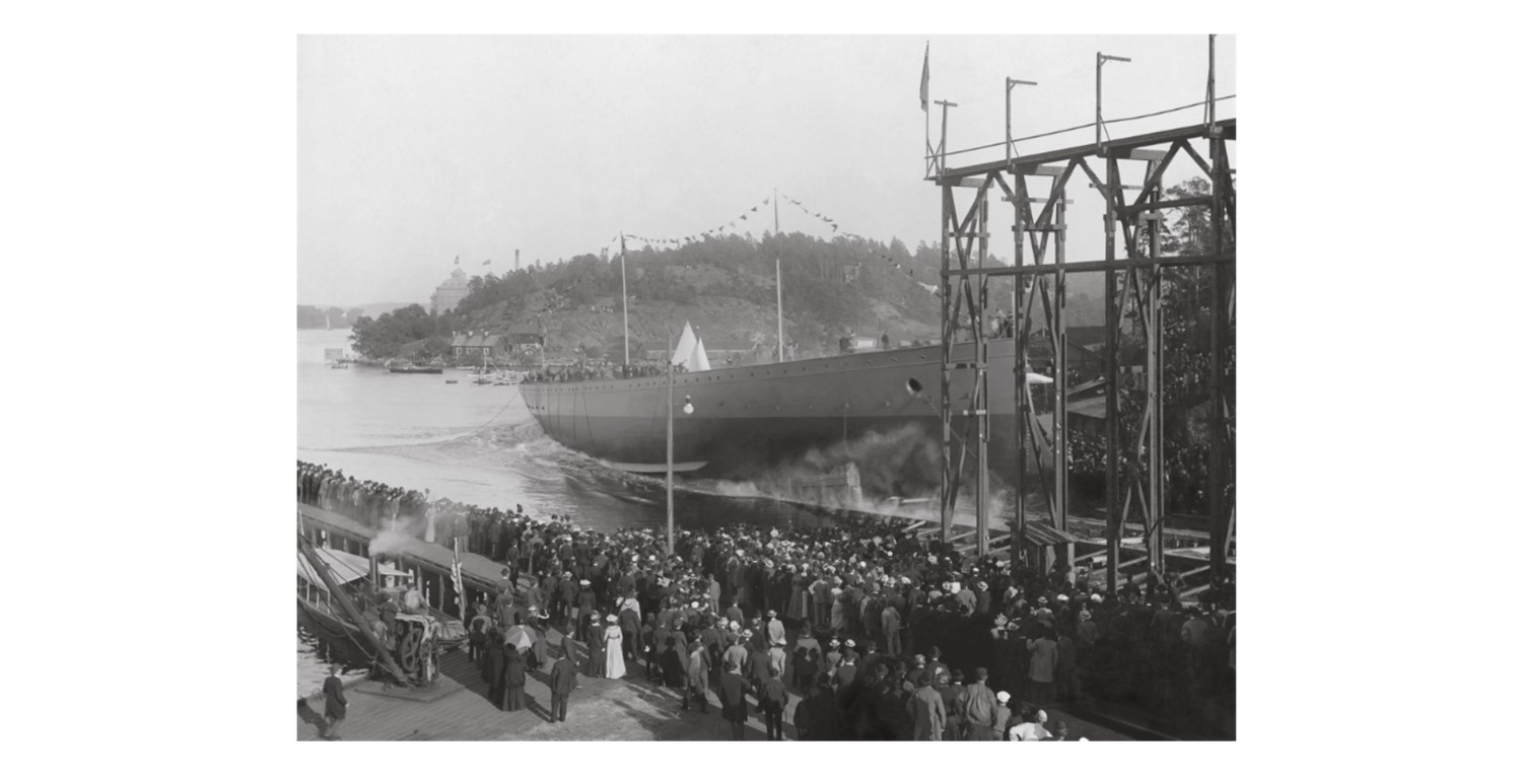 Pansarbåten Wasa sjösätts 1902 och användes av den svenska marinen till 1940. Fotograf okänd. Sjöhistoriska muséet. Fo 220368.