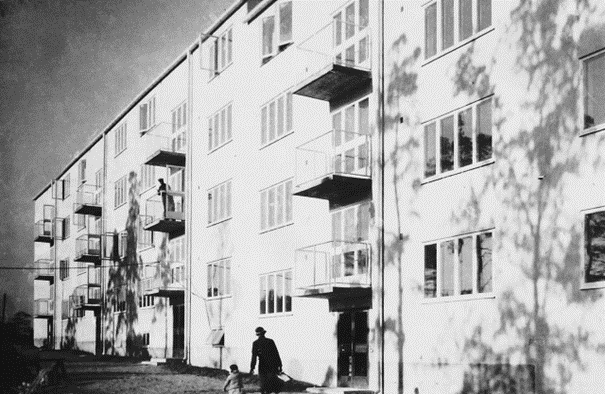 Smalhus nummer två — det så kallade EPA-huset som ligger längst västerut, på 1940-talet. Fotograf okänd. KF:s arkiv.