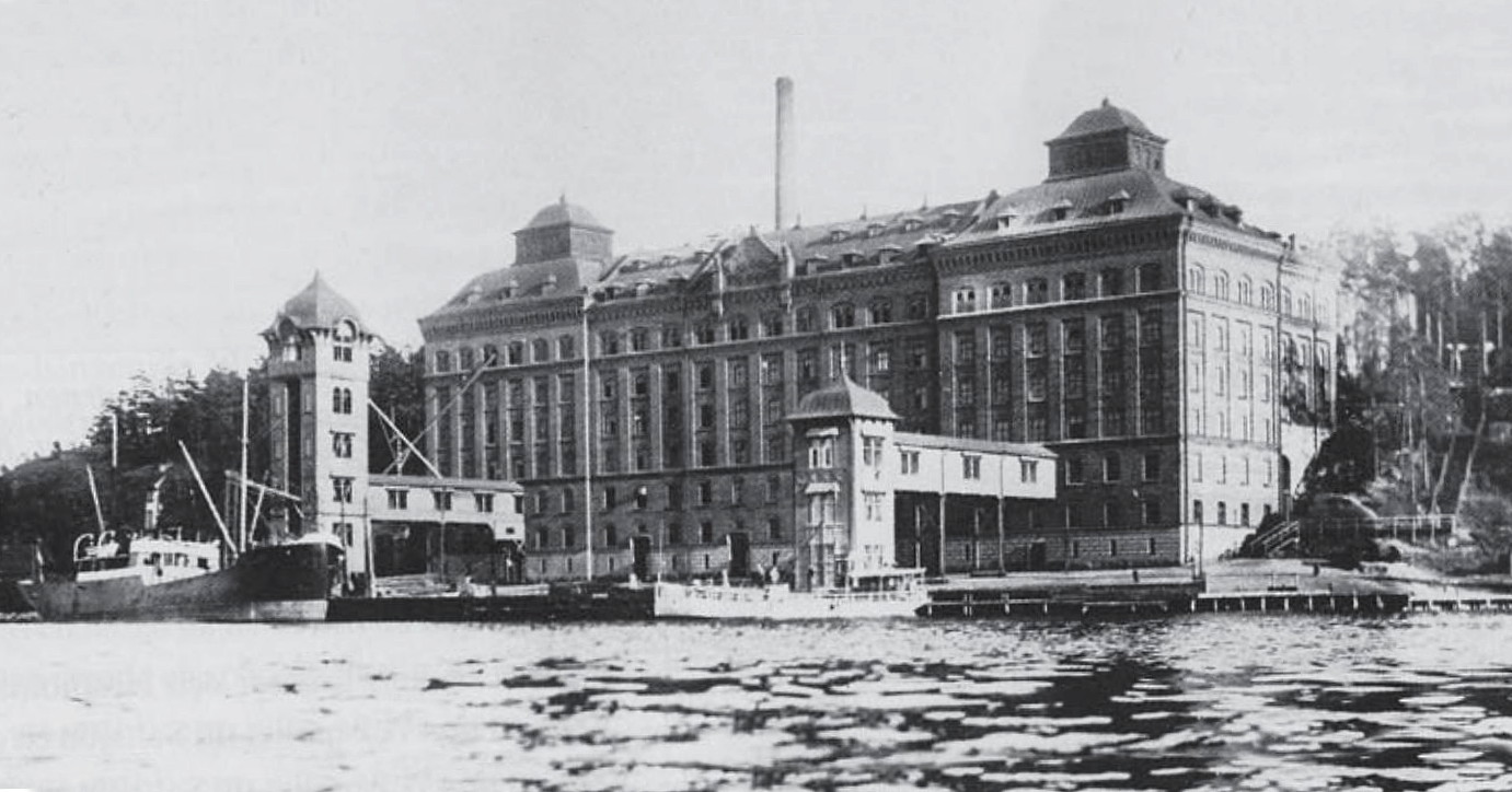 Kvarnen Tre Kronor 1903. Fotograf okänd. Nackaboken 1993.