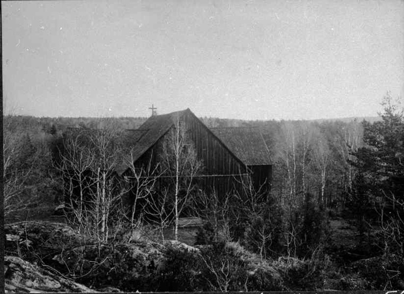 Nacka gamla kapell/ kyrka revs i början av 1900-talet. Riksantikvarieämbetet. Fotograf okänd 1894