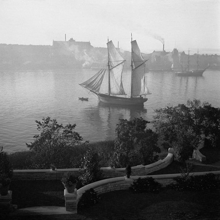 Utsikt från Waldemarsudde mot Nacka 1906–1907. Bilden är tagen en tidig sommarmorgon från prinsens sovrum. Fotograf Prins Eugen. Prins Eugens Waldemarsudde KE9/43.