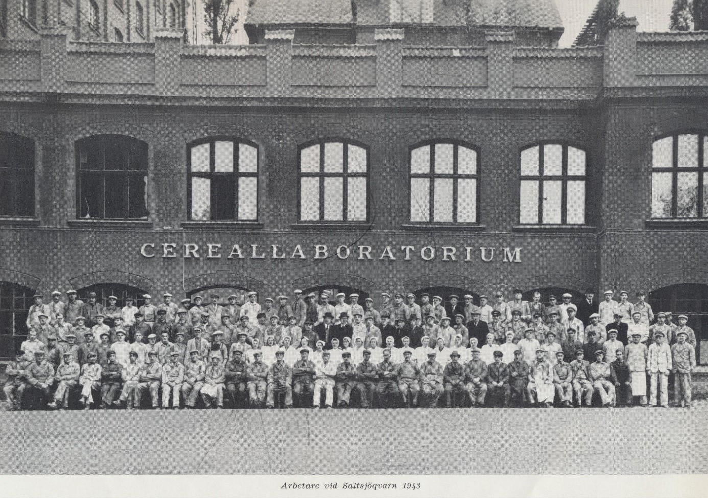 Ur A/B Saltsjöqvarns jubileumsbok 1943 genom Kjell Eklund.