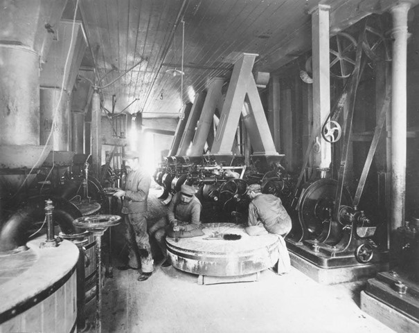 Foto runt 1900. A/B Saltsjöqvarn genom Kjell Eklund.